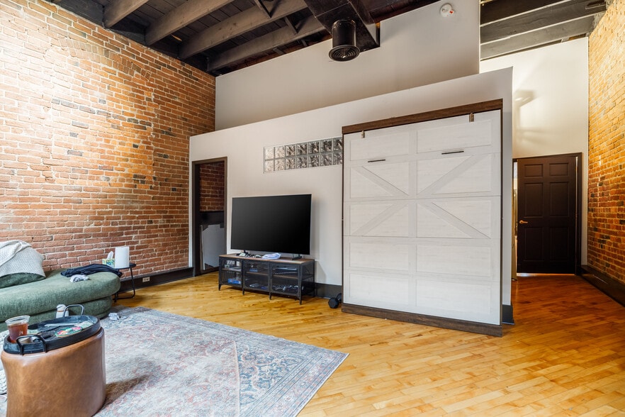 More Photos Of 1814 E Franklin St, Richmond Office Residential For Sale