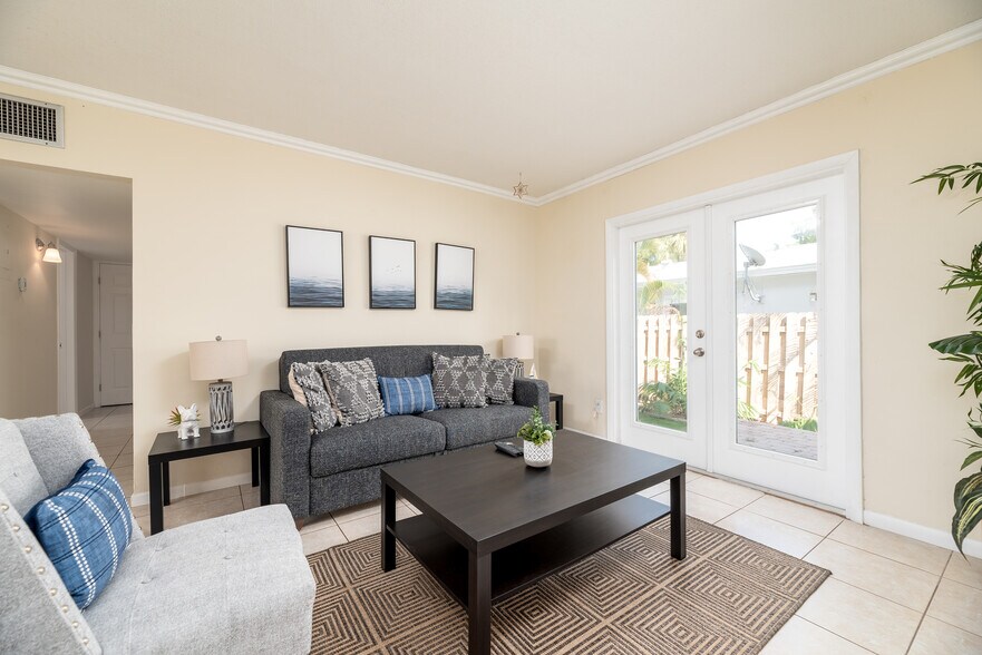 More Photos Of 820 NE 21st Dr, Wilton Manors Apartments For Sale