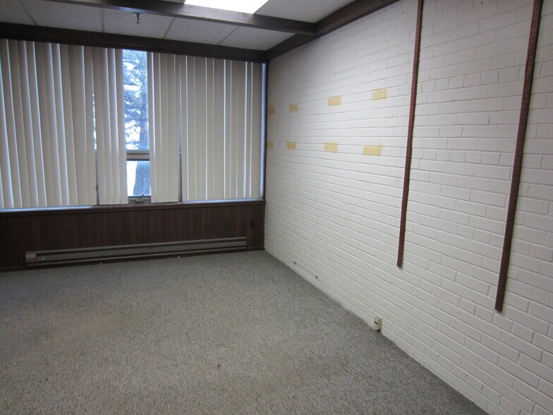 More Photos Of 76 Signet Dr, Toronto Industrial For Sale