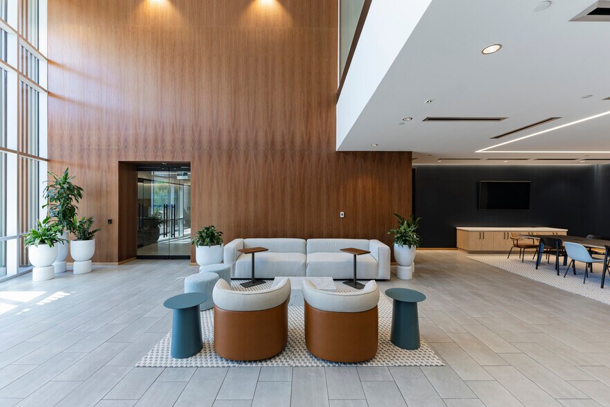 More Photos Of 1295 W Washington St, Tempe Office For Lease