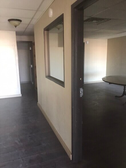 More Photos Of 210 S 4th St, Chickasha Unknown For Lease