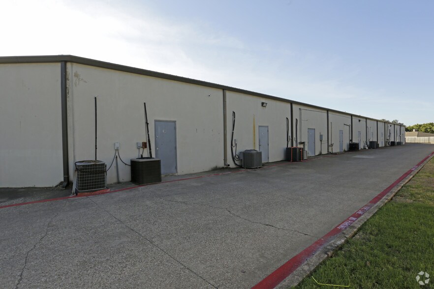 More Photos Of 107 N Cedar Ridge Dr, Duncanville Unknown For Lease