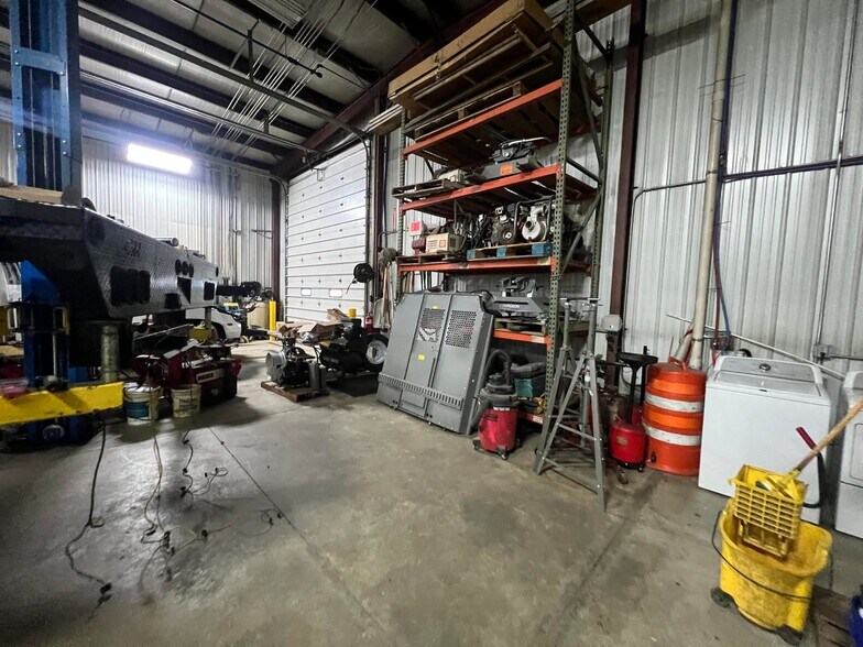 More Photos Of 14617 Kettlersville Rd, Wapakoneta Light Distribution For Sale