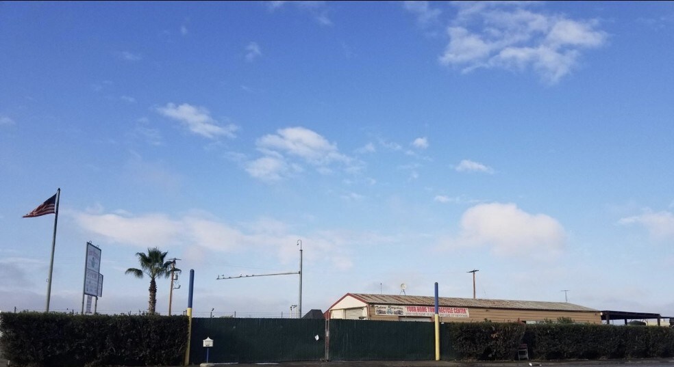 More Photos Of 3615 S K St, Tulare Recycling Center For Sale