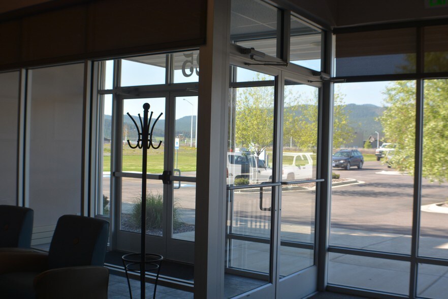 More Photos Of 125 Schoolhouse Loop, Kalispell Office For Sale