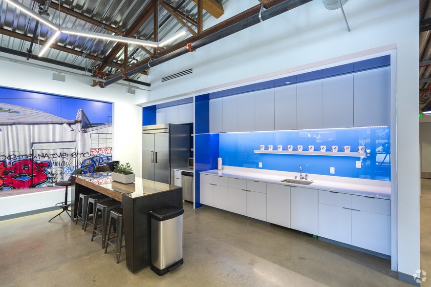 More Photos Of 5370 Alhambra Ave, Los Angeles Research And Development For Lease