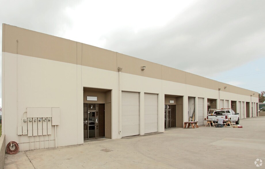 Primary Photo Of 2700 Rose Ave, Signal Hill Warehouse For Lease