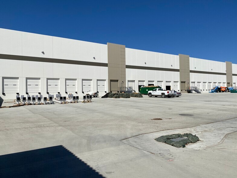 More Photos Of 7707 Paseo de la Fuente, San Diego Warehouse For Lease