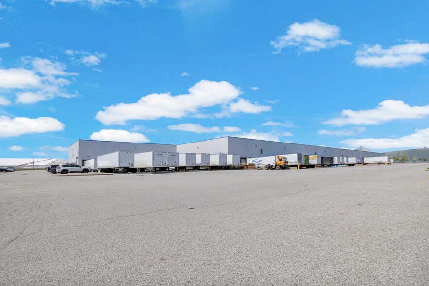 More Photos Of 599 Sprucewood Ave, Windsor Warehouse For Lease