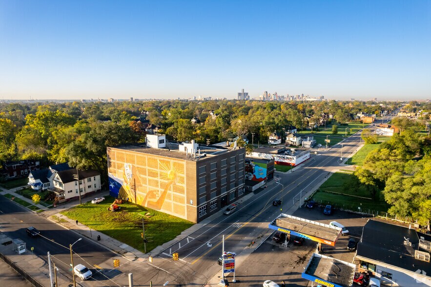 More Photos Of 7930 Mack Ave, Detroit Warehouse For Sale