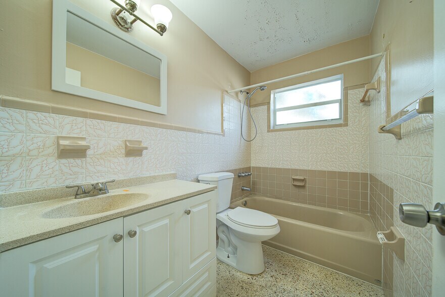More Photos Of 7358 SW 23rd St, Miami Multifamily For Sale