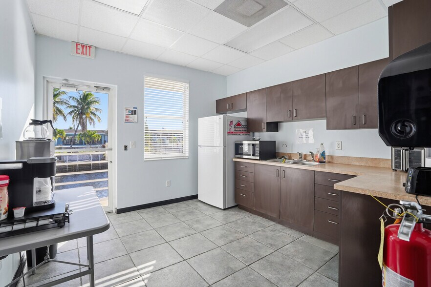More Photos Of 3301 Del Prado Blvd S, Cape Coral Office For Sale