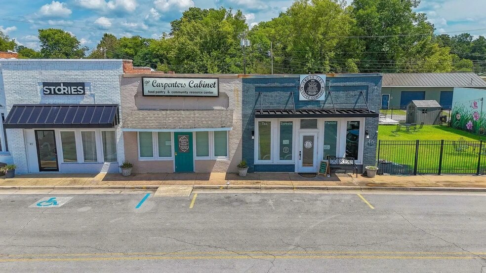 More Photos Of 46 Railroad Ave, Falkville Storefront For Sale