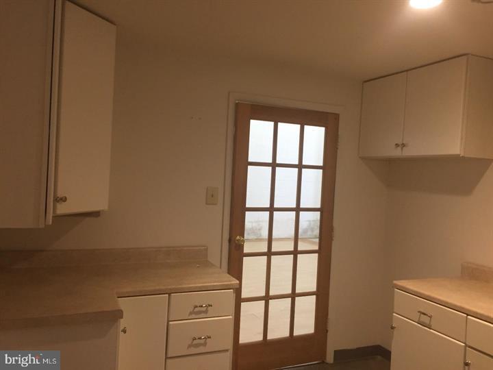 More Photos Of 86 Tomlinson Rd, Huntingdon Valley Light Distribution For Lease