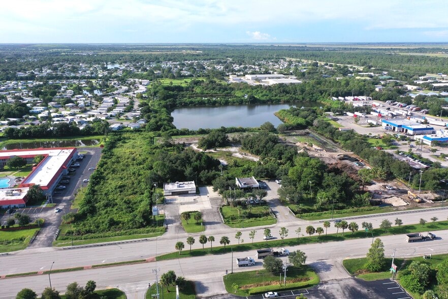 More Photos Of 8801 20th St, Vero Beach Convenience Store For Lease