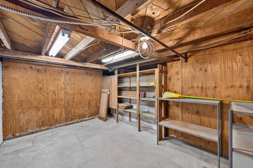 More Photos Of 119 S Adams St, Glendale Multifamily For Sale