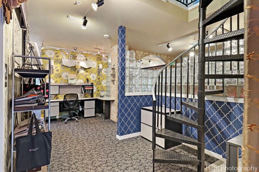 More Photos Of 401 E Park Ave, Libertyville Freestanding For Sale