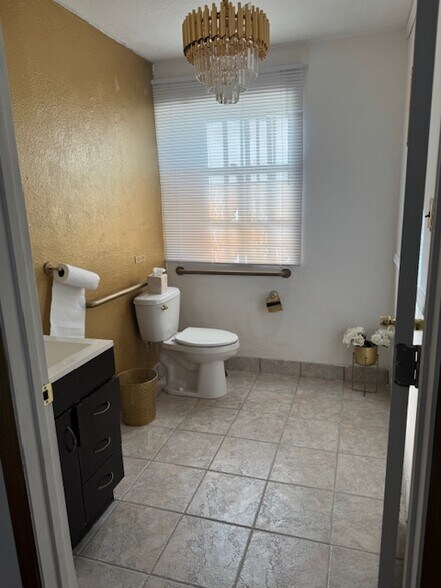 More Photos Of 3808-3850 SW 8th St, Coral Gables Storefront Retail Office For Lease