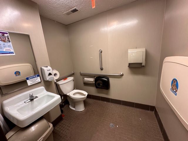 More Photos Of 425 N 5th St, Roscommon Freestanding For Lease