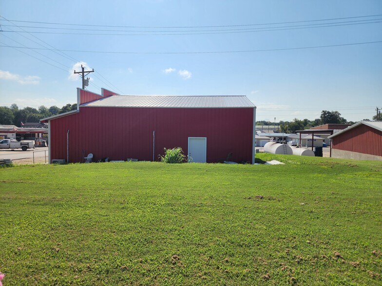 More Photos Of 122 W Richardson Ave, Puxico Restaurant For Sale