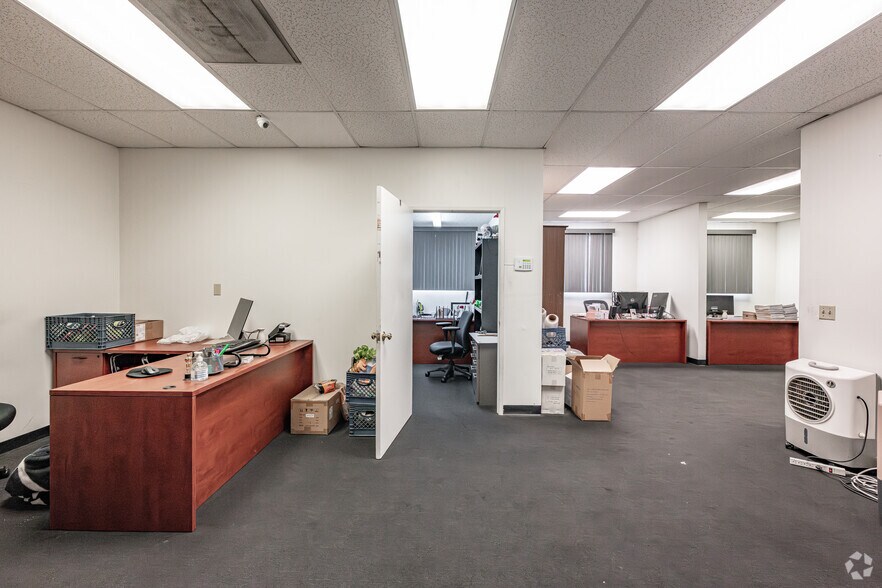 More Photos Of 1247 Brooks St, Ontario Land For Lease