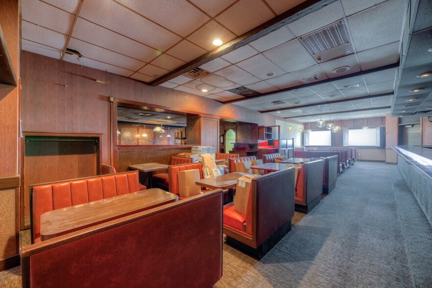 More Photos Of 421 7th St E, Saint Paul Restaurant For Sale