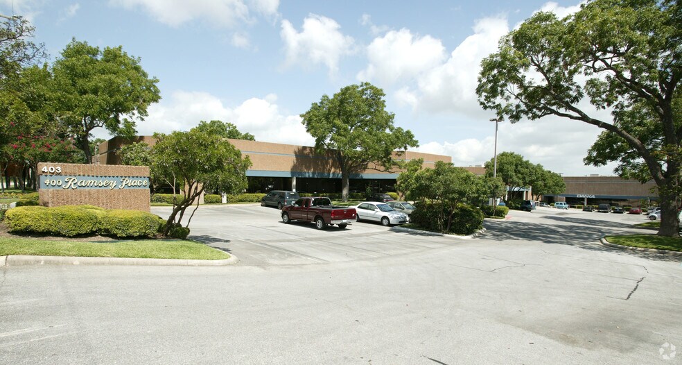 More Photos Of 403 E Ramsey Rd, San Antonio Research And Development For Lease
