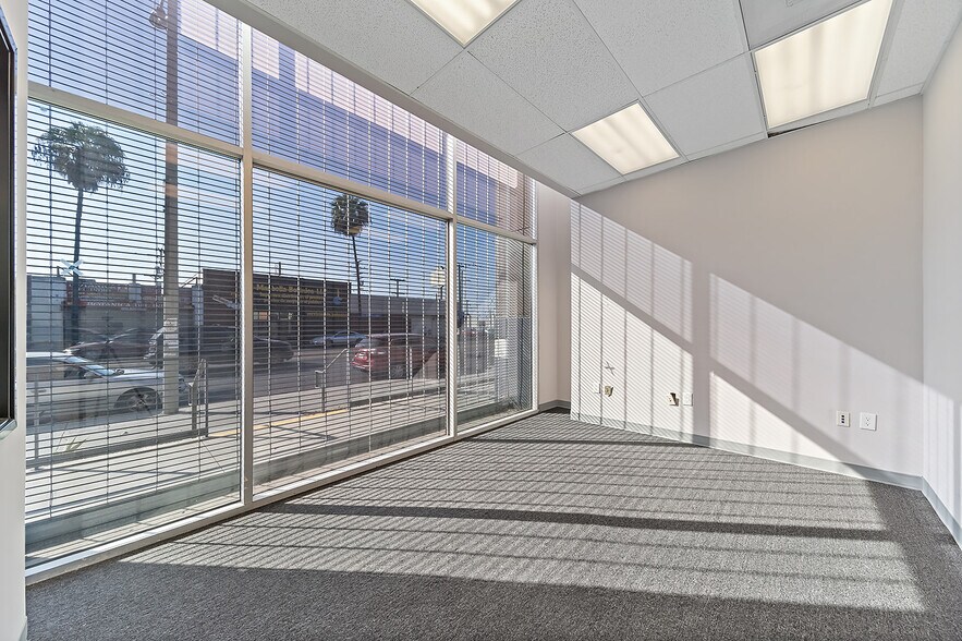More Photos Of 5301 Whittier Blvd, Los Angeles Office For Lease
