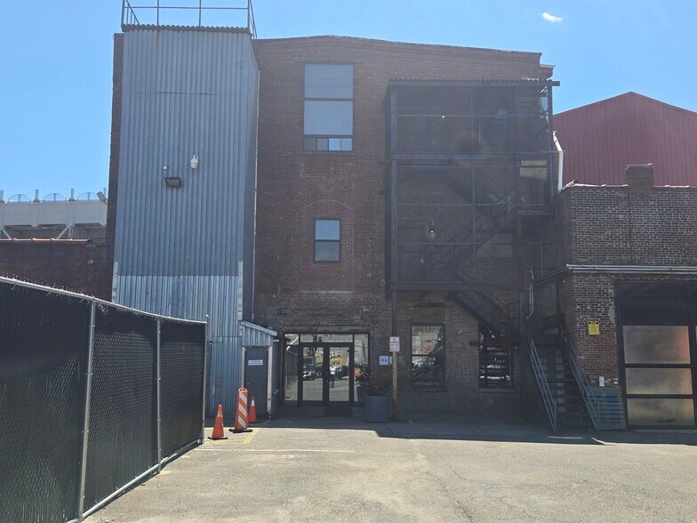 Primary Photo Of 51-69 9th St, Brooklyn Warehouse For Lease