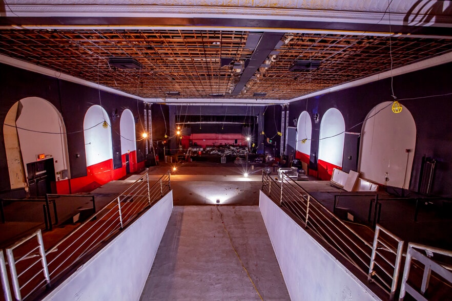 More Photos Of 233 W University Ave, Gainesville Theater Concert Hall For Lease