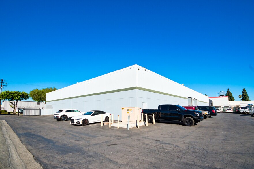 More Photos Of 6840-6846 Suva St, Bell Gardens Unknown For Lease