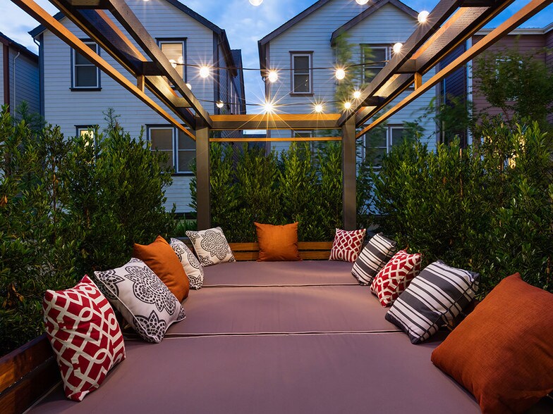 More Photos Of 1375-1411 Sycamore Ave, Hercules Unknown For Lease