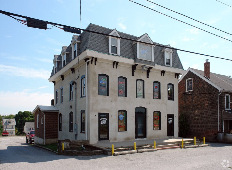 More Photos Of 641 Old Elm St, Conshohocken Bar For Lease