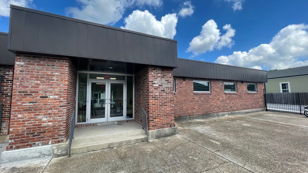 More Photos Of 2407 Bienville St, New Orleans Religious Facility For Lease