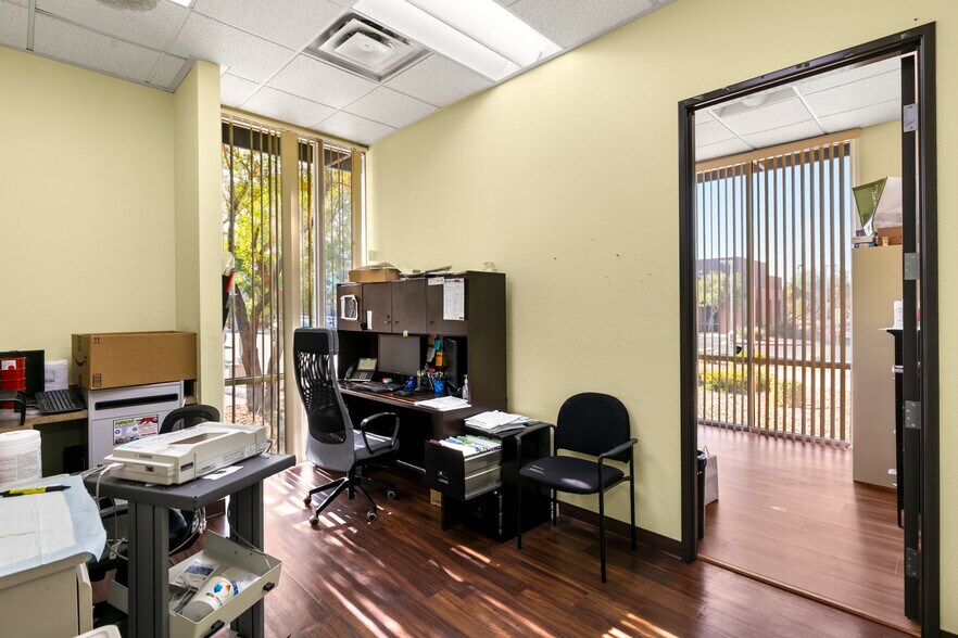 More Photos Of 7170 Smoke Ranch Rd, Las Vegas Office For Lease