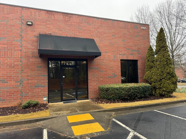 More Photos Of 6065 Parkway North Dr, Cumming Distribution For Sale