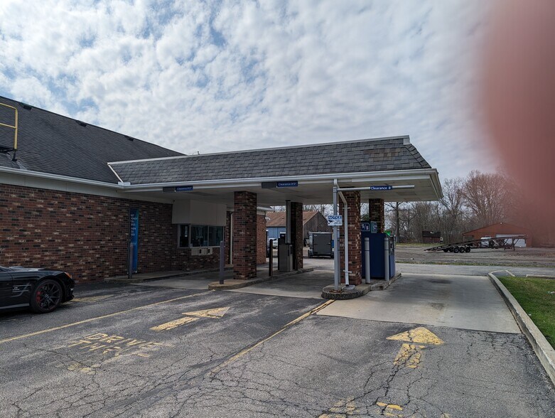 More Photos Of 26700 Royalton Rd, Columbia Station Freestanding For Lease