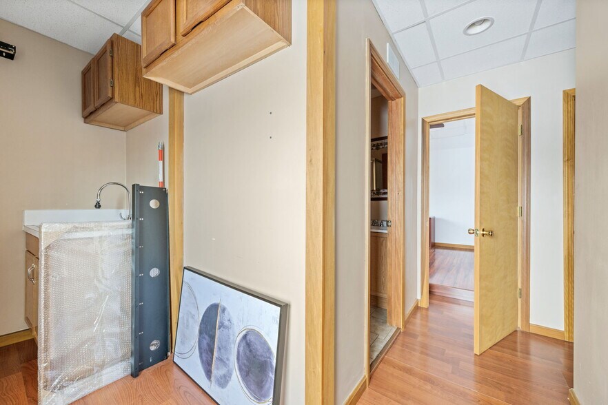 More Photos Of 28916 Euclid Ave, Wickliffe Office For Sale