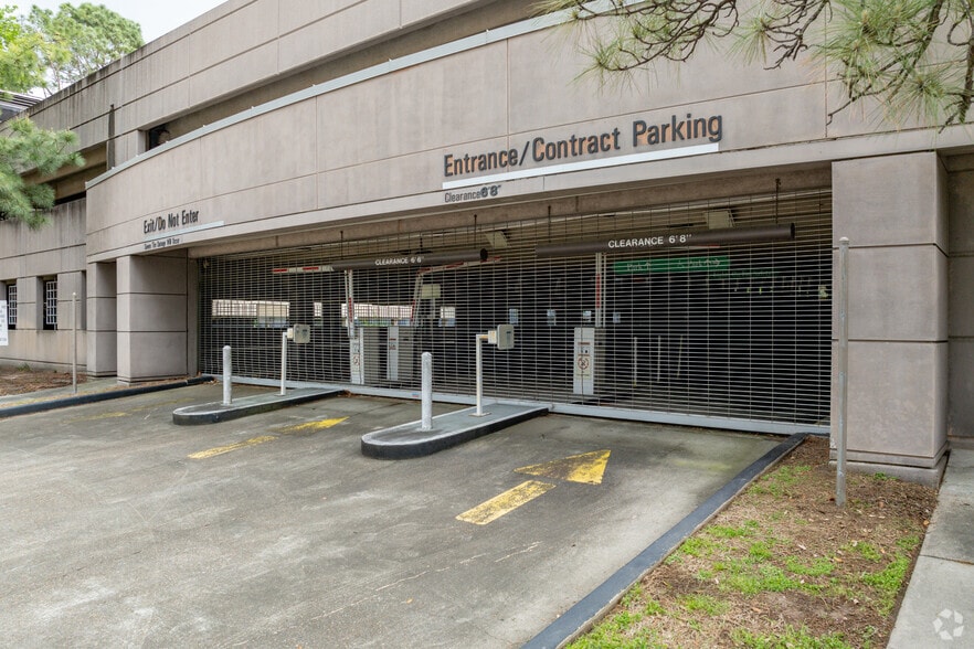 More Photos Of 222 Benmar Dr, Houston Office For Sale