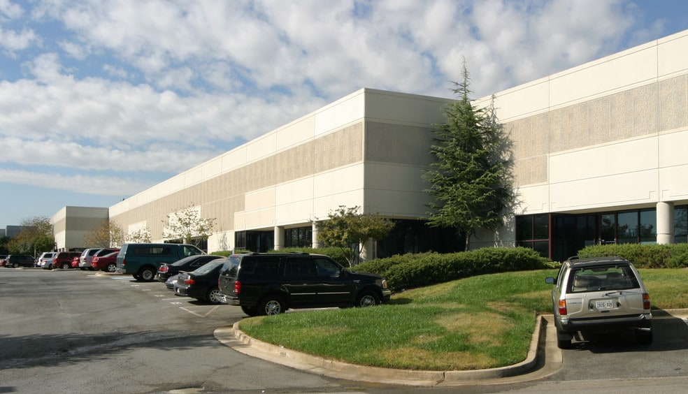 More Photos Of 1640 Airport Rd, Kennesaw Distribution For Lease