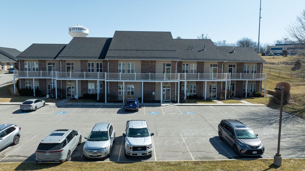 More Photos Of 4025 NE Lakewood Way, Lee's Summit Medical For Lease
