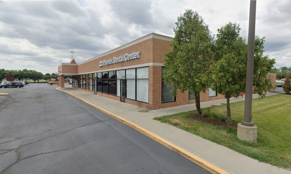 More Photos Of 1835-1857 E Big Beaver Rd, Troy Storefront For Lease