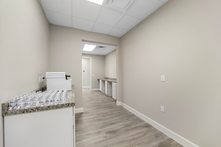 More Photos Of 3129 Kingsley Dr, Pearland Medical For Lease