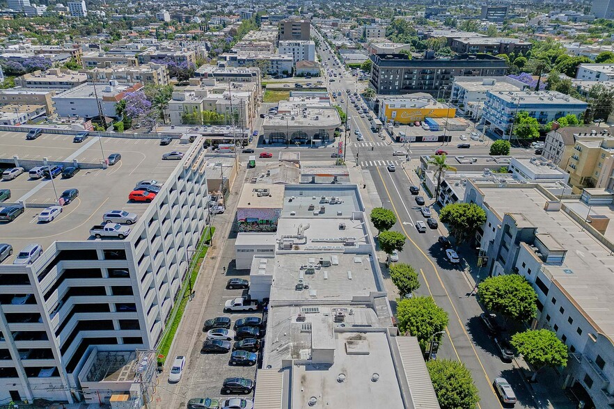 More Photos Of 130-134 S Robertson Blvd, Los Angeles Storefront For Sale