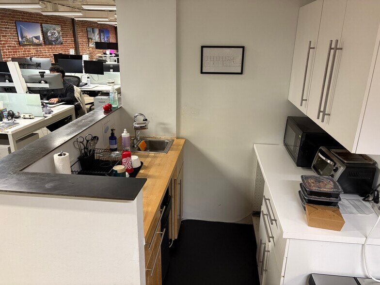 More Photos Of 639 Front St, San Francisco Office For Lease