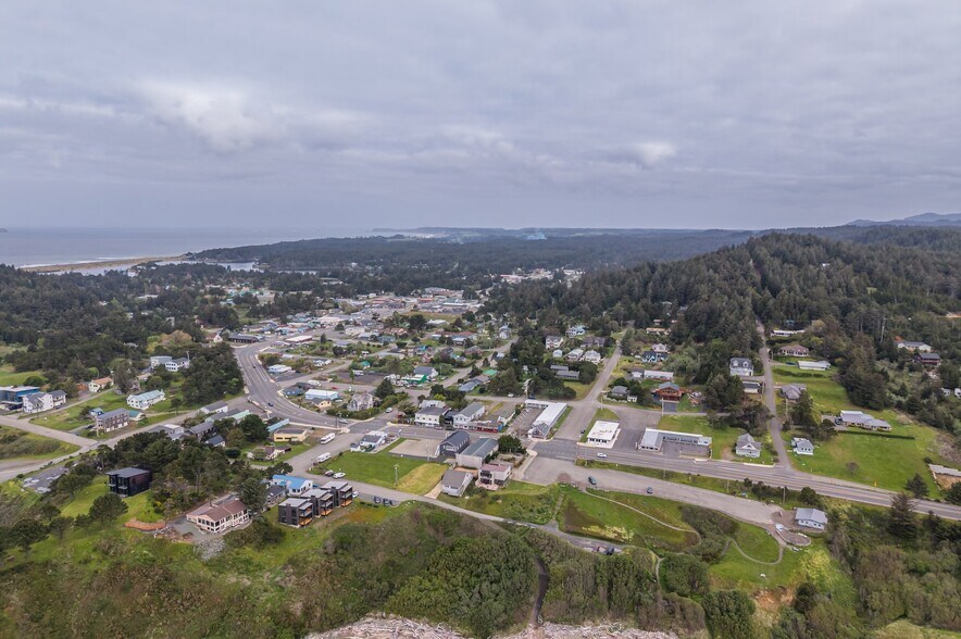More Photos Of 259 6th St, Port Orford Restaurant For Sale