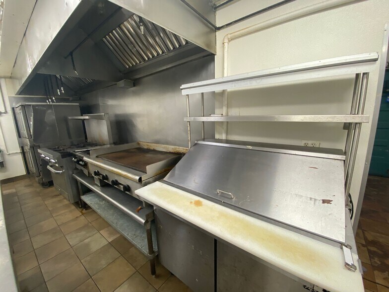 More Photos Of 2401 Port Neches Ave, Port Neches Restaurant For Sale