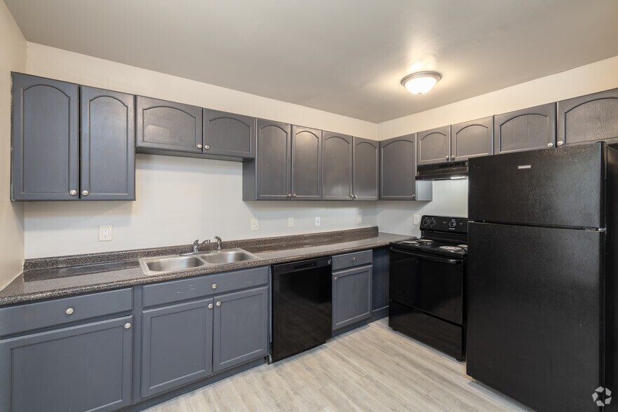 More Photos Of 3300-3328 Beck St, Greensboro Apartments For Sale
