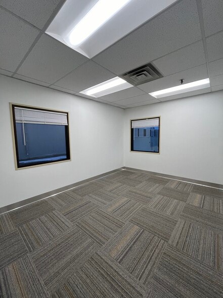 More Photos Of 2855 Anthony Ln S, Saint Anthony Office For Lease