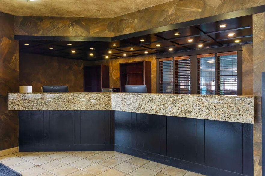 More Photos Of 1614 N 1st St, Yakima Hotel For Sale
